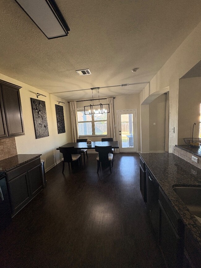 Foto del edificio - 3407 Greyfriar Dr