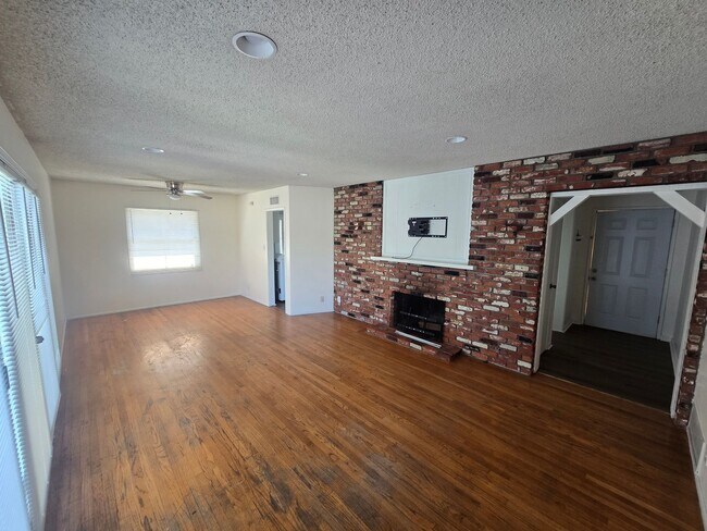 Foto del edificio - 778 S Albertson Ave