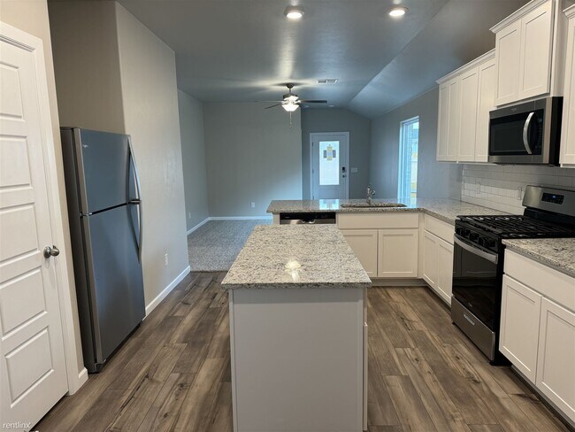 Foto del edificio - 3 br, 2 bath House - 12609 Florence Ln