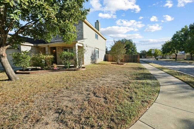 Foto del edificio - 5 Bedroom/3 Bath Retama Springs Subdivision