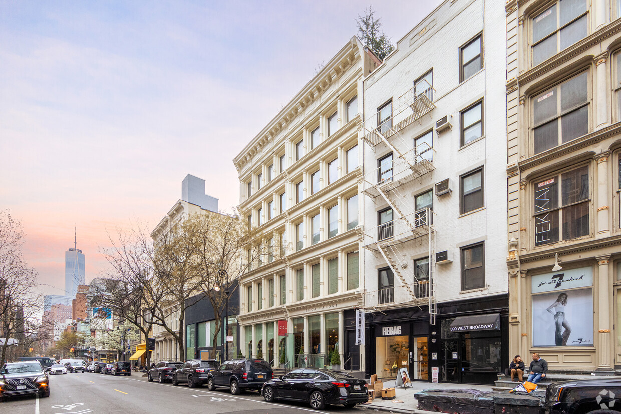 Foto principal - 386-388 W Broadway