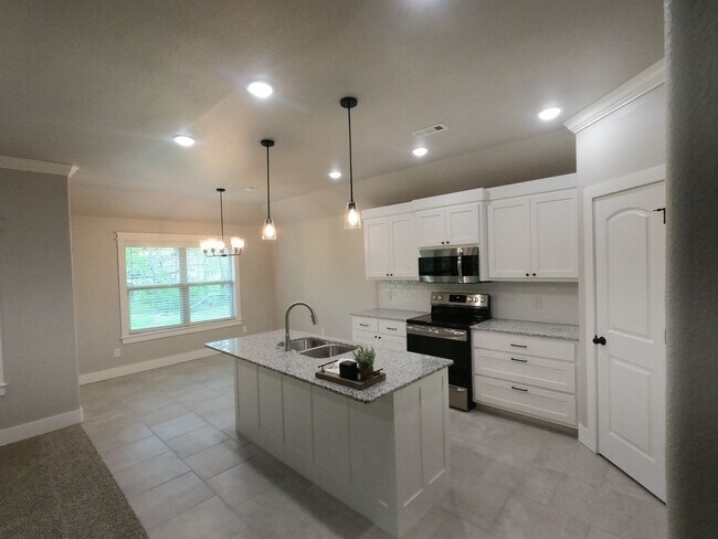 Building Photo - Newer 3 Bedroom with Bonus Room Home now a...