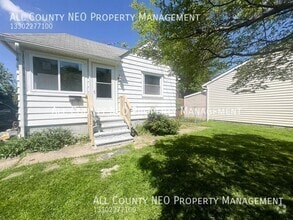 Building Photo - 2349 Bellfield Ave