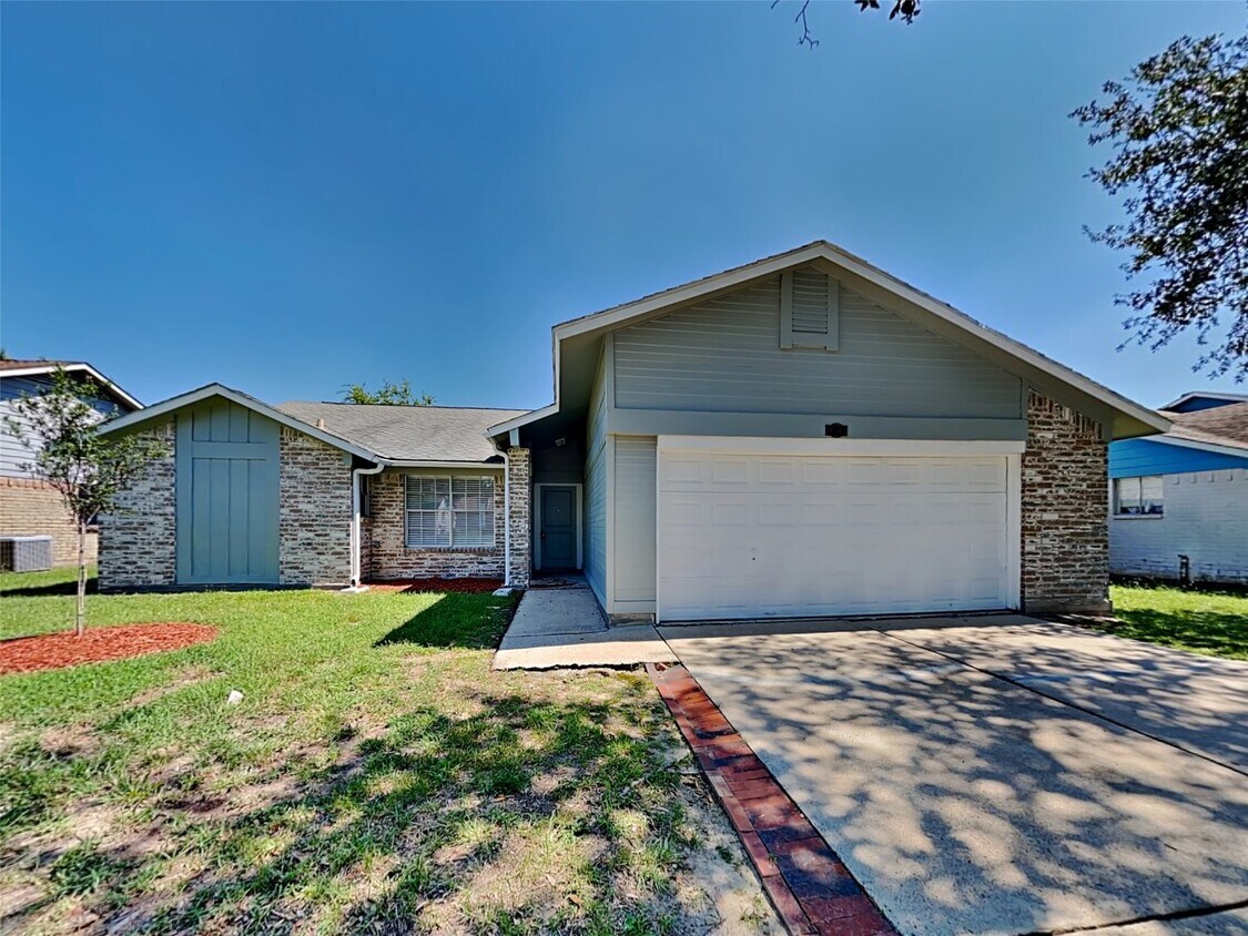 Foto principal - 16302 N Cross Dr