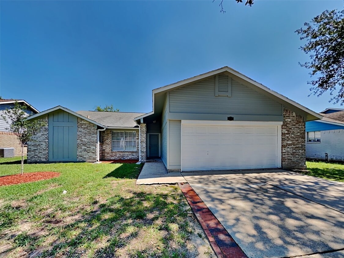 Primary Photo - 16302 N Cross Dr