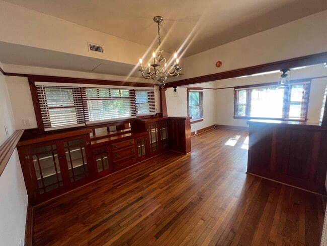 Building Photo - Charming 1 bed/1 bath unit in Golden Hills