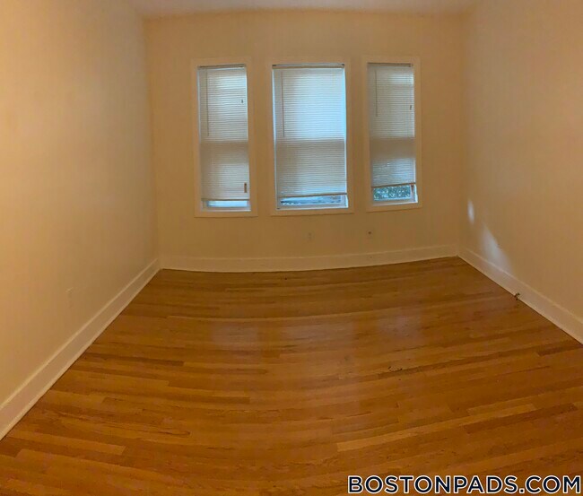 Building Photo - 27 Fessenden St