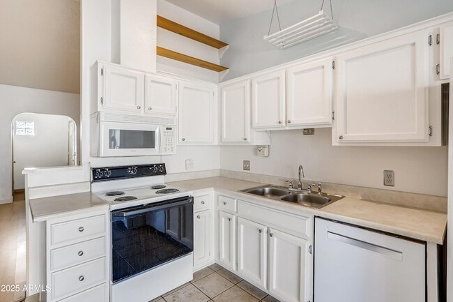 Foto del edificio - 510 E Sequoia Dr