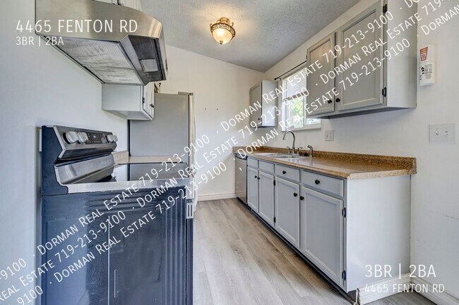 Building Photo - 4465 Fenton Rd
