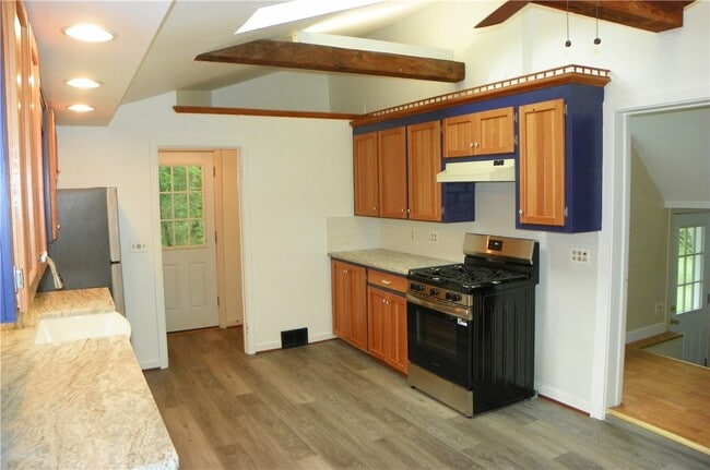 Building Photo - 1310 Wall Rd