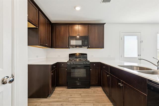 Foto del edificio - 9700 Lafferty Ln