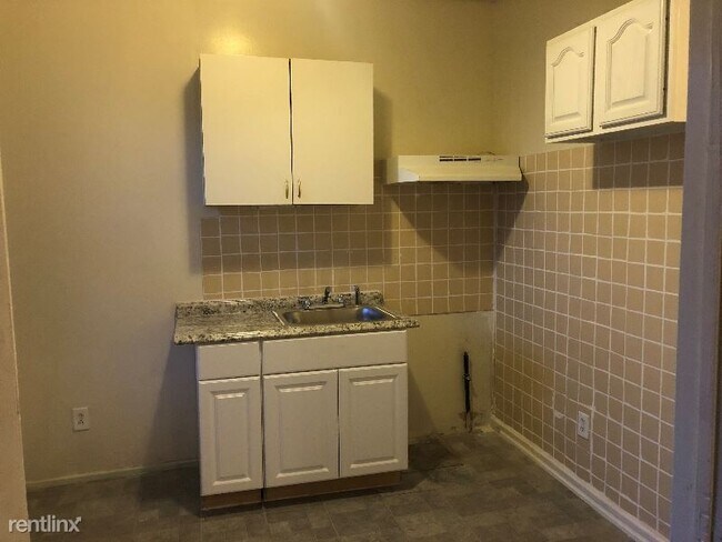 Building Photo - 316 Watson Ave