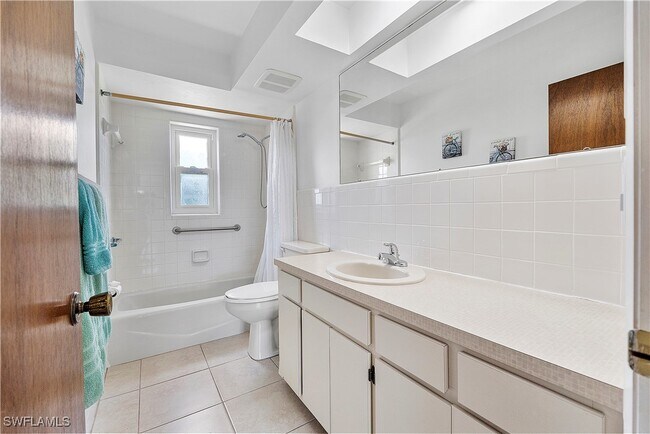 Foto del edificio - 10020-10028 8th St N