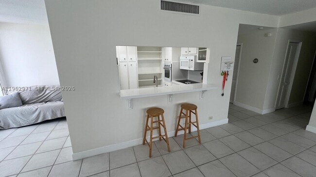 Building Photo - 3505 S Ocean Dr