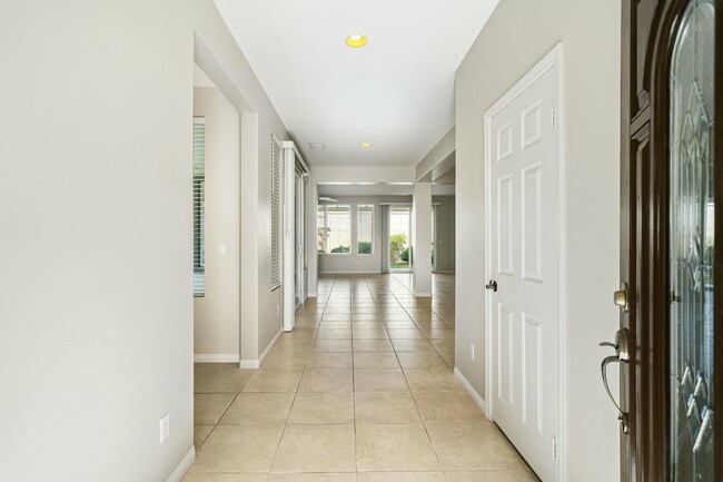 Building Photo - 60435 Living Stone Dr