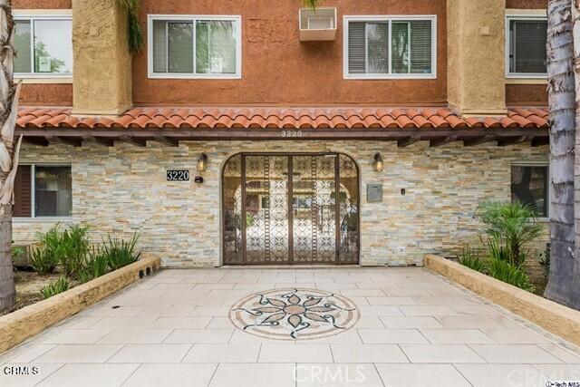 Primary Photo - 3220 Altura Ave