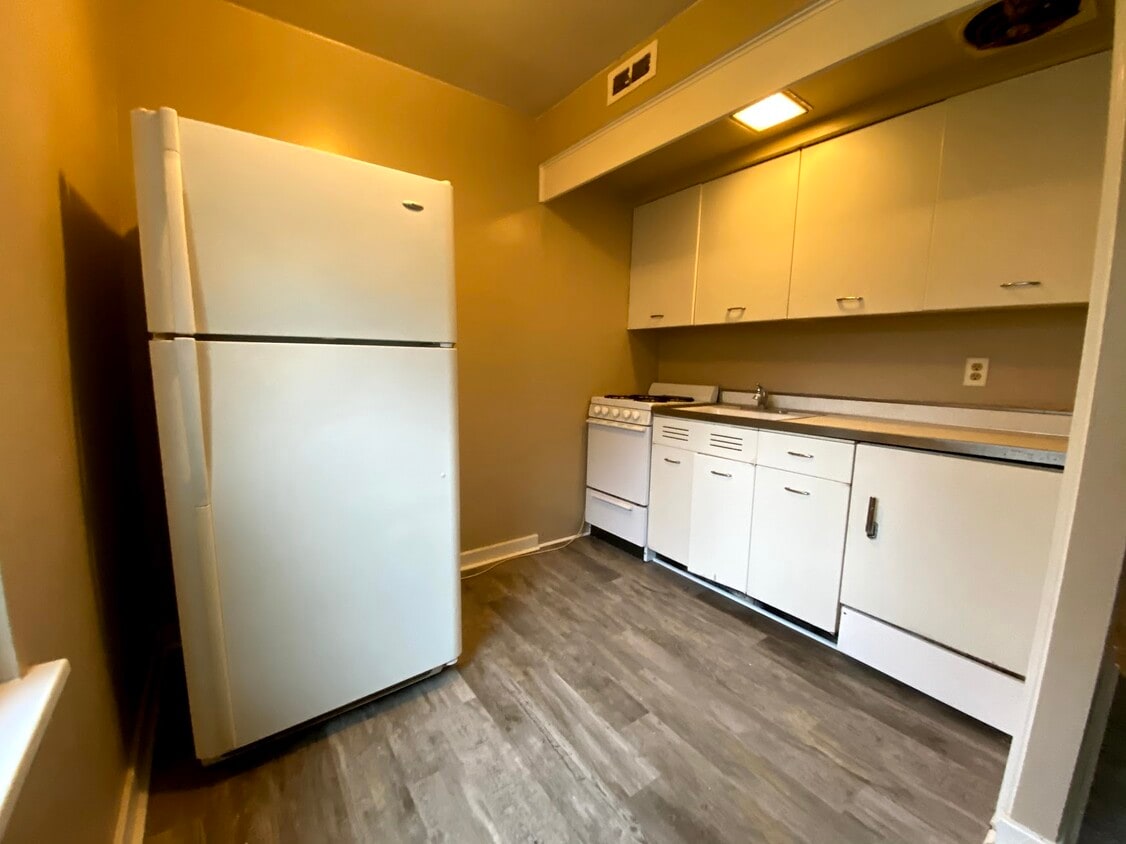 240 Parkview Blvd, Waterloo, IA 50702 House Rental in Waterloo, IA