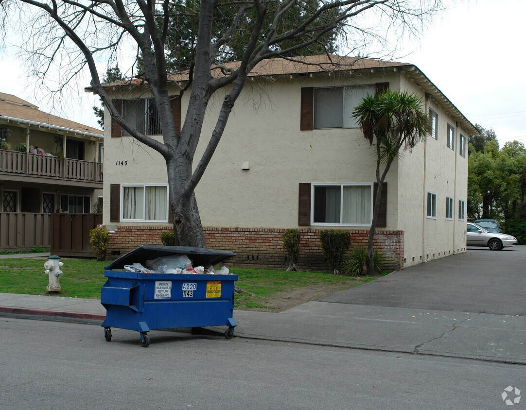 Foto del edificio - 1143 Ayala Dr