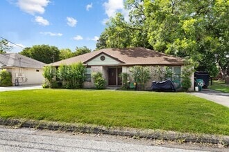 Building Photo - 265 Lohmann St