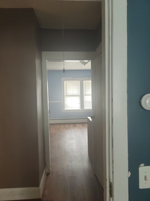 Primary Photo - 143 Charles St