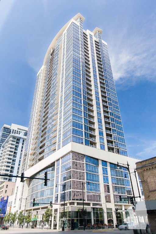 Foto del edificio - 100 E 14th St