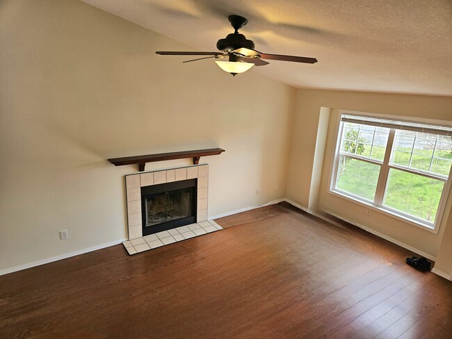 Living Room-Vaulted Ceiling - 19561 SW Limestone Ct