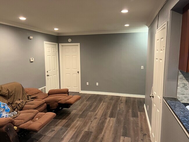 Building Photo - 8508 Walker St