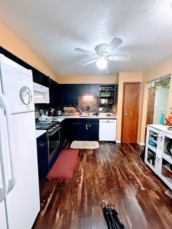 Foto del edificio - 9310 Hunters Creek Dr