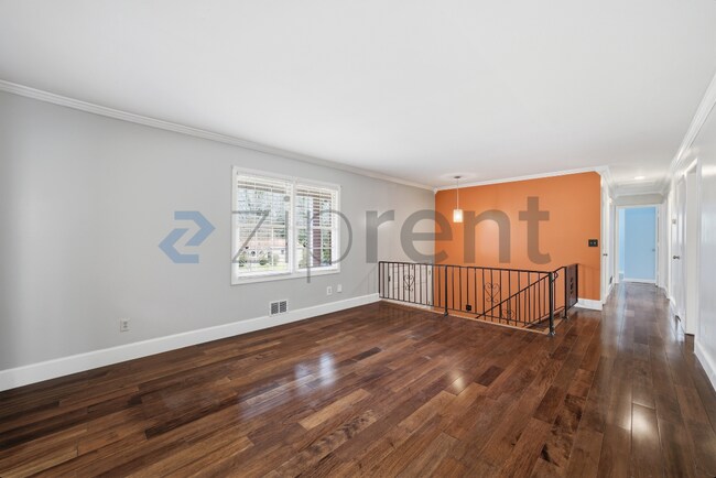 Foto del edificio - 2351 Emerald Falls Dr