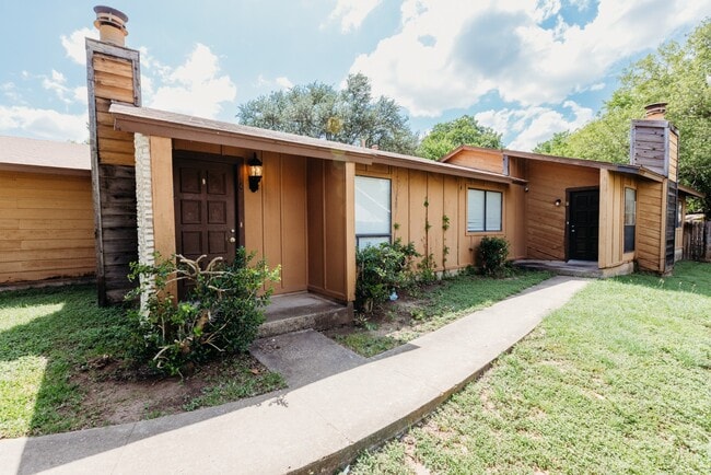 Building Photo - Walnut Ridge B