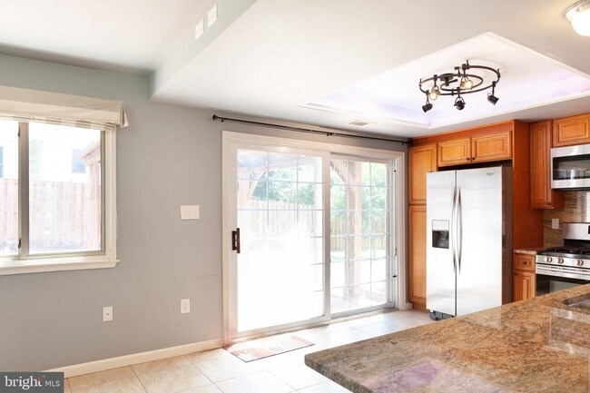 Building Photo - 6903 Vantage Dr