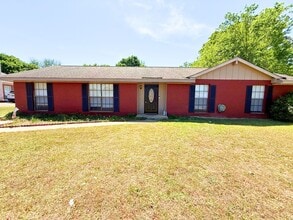 Building Photo - 164 Camellia Ct