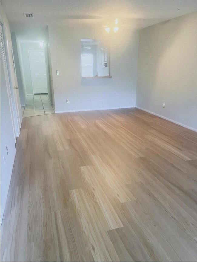 Foto del edificio - 6010 Indrio Rd