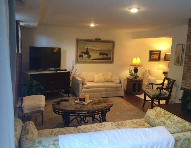 Sala de estar - 3 - 520 17th Ave SE