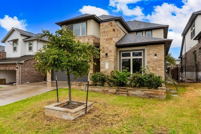 Building Photo - 2916 Zelma Dr