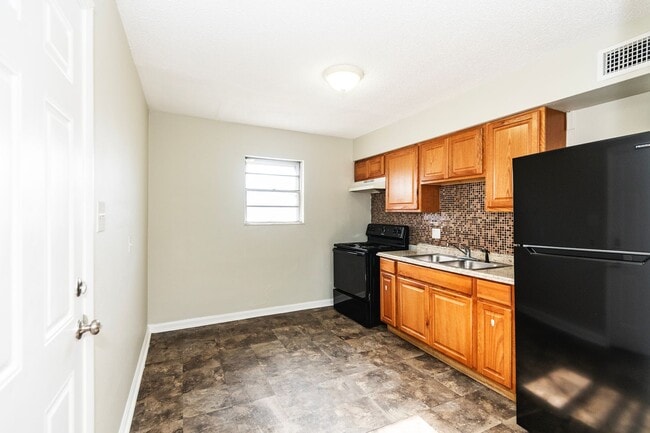 Foto del edificio - 8318-8320 Wabash Ave