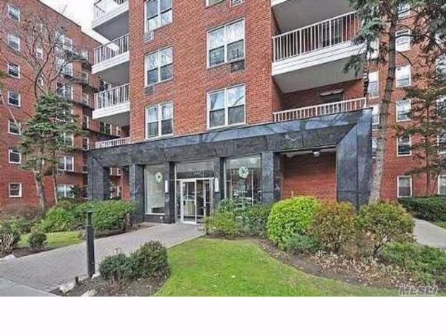Primary Photo - 4265 Kissena Blvd
