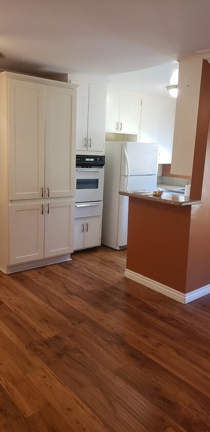 Foto principal - 13833 Oxnard St