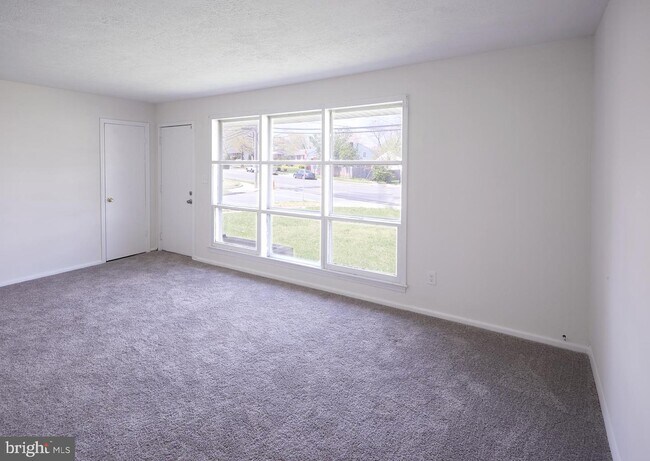 Foto del edificio - 8300 Cathedral Ave