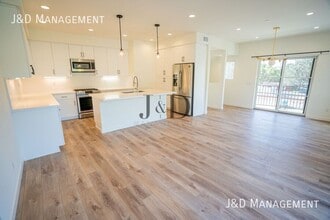 Building Photo - 1371 N Vulcan Ave