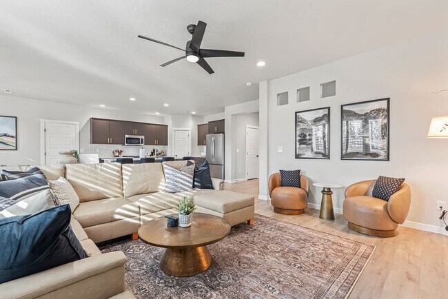 Foto del edificio - 10053 W Lyrical Dr