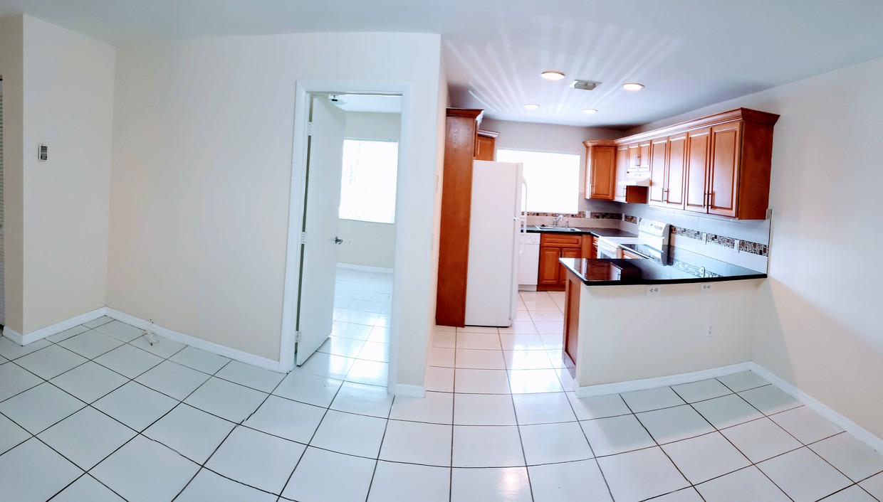 2530 NE 184th Terrace, North Miami Beach, FL 33160 Townhome Rentals in North Miami Beach FL