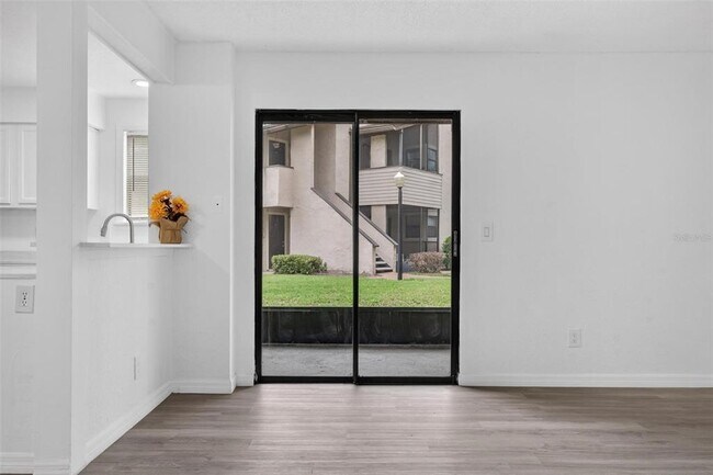 Foto del edificio - 2929 Antique Oaks Cir