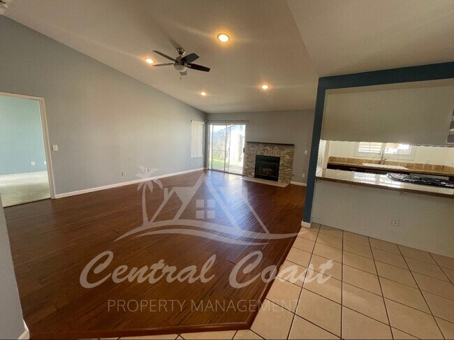 Foto del edificio - 4227 Shadowcrest Dr