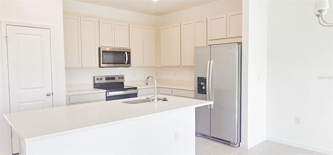 Building Photo - 2043 Firethorn Lp