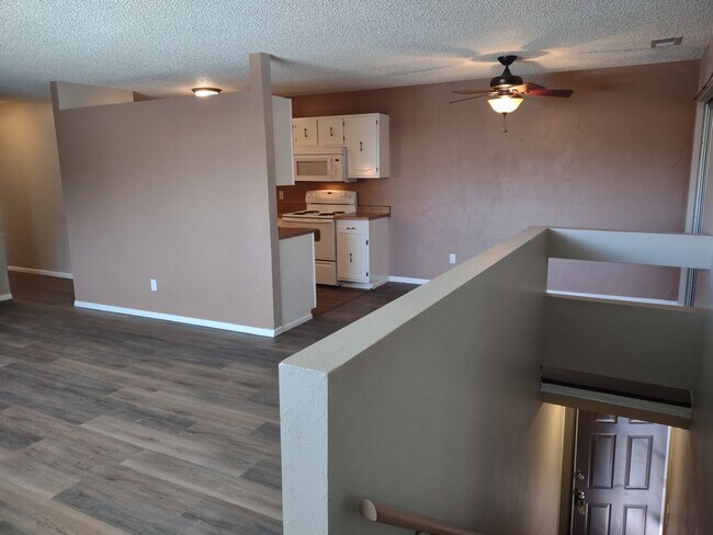 Foto del edificio - ALL PROSPECTIVE TENANTS MUST SUBMIT A $58 NON-REFUNDABLE APPLICATION FEE PER APPLICANT ONLINE AND...