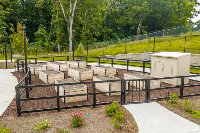 Community Garden - Astoria at Crystal Lake