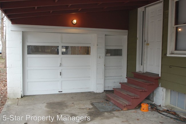 Foto del edificio - 704 Fair Oaks Dr