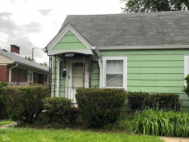Building Photo - 1306 N Chester Ave