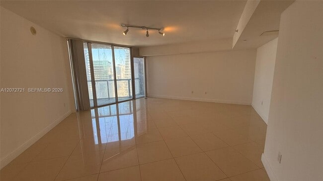 Building Photo - 475 Brickell Ave